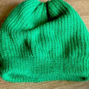 Heavy Slouch Cap - Green 100% Acrylic